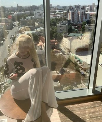Будь уверен, со мной тебе не придется скучать! 💦
Я живу в Москве, и мой город – моя страсть. Знакомства со мной обещают быть запоминающимися и насыщенными. Мое тело стройное, словно модель, а глаза ярко-синие, словно глубина океана. Мои прелести не оставят тебя равнодушным, а нежные прикосновения растопят твое сердце.
Я готова предложить тебе самые разнообразные услуги, от нежного эротического массажа до горячих игр в постели. Я откровенна и открыта для новых экспериментов, поэтому не стесняйся приходить со своими фантазиями – я помогу их осуществить! 😉
Мои клиенты говорят обо мне только самое лестное – я гарантирую тебе полное удовлетворение. Чувственность и страсть – вот, что меня отличает, и я готова подарить тебе незабываемые моменты нашей интимной встречи. Посмотри мои фото, и ты увидишь, что все, что я описываю, – правда! Не упусти свой шанс ощутить настоящий пыл эмоций и насладиться экстазом вместе со мной. Жду тебя, мой красавчик! 😘🔥 Софушка